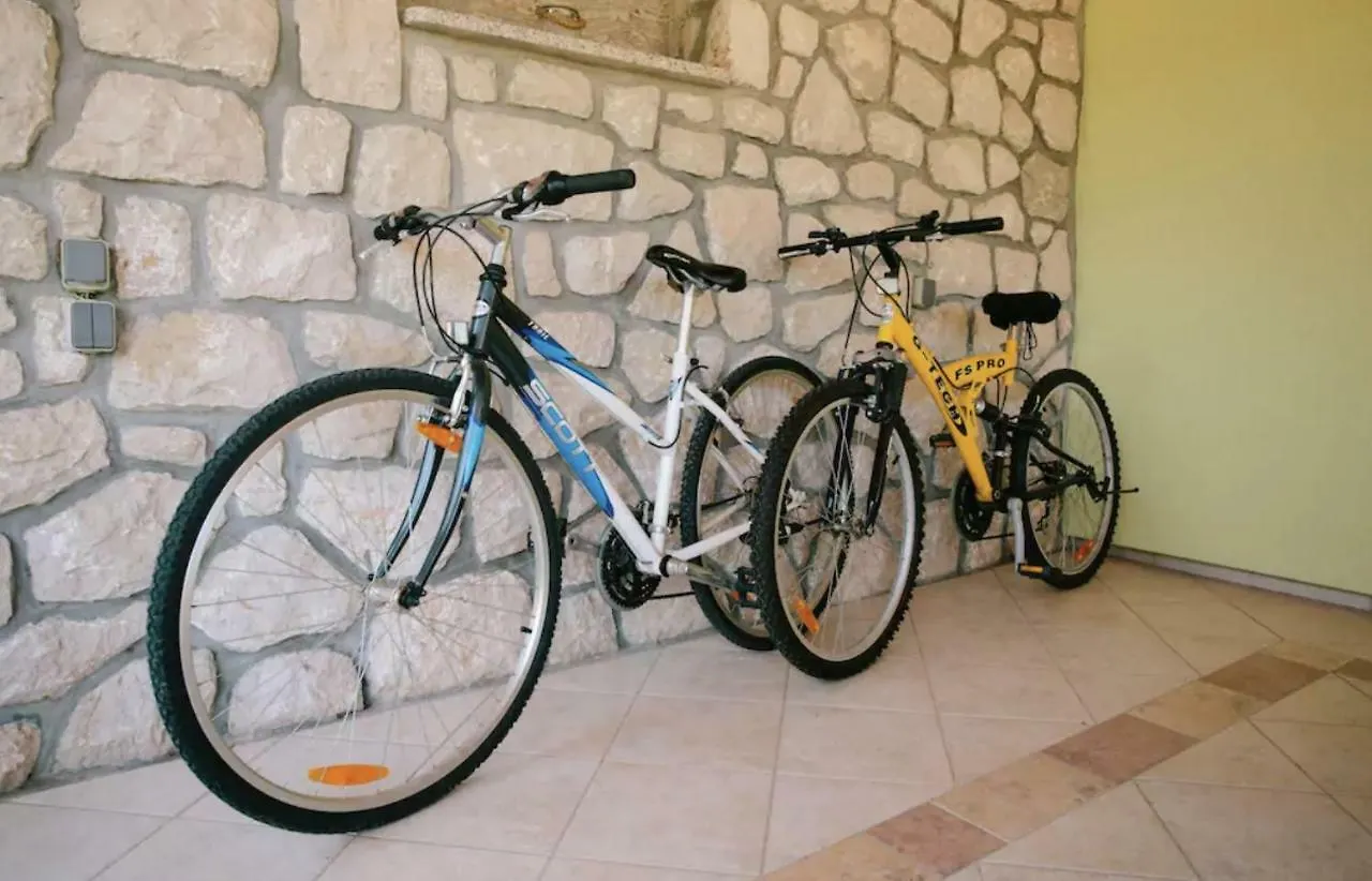 Apartments Mester Sveti Anton  Croatia